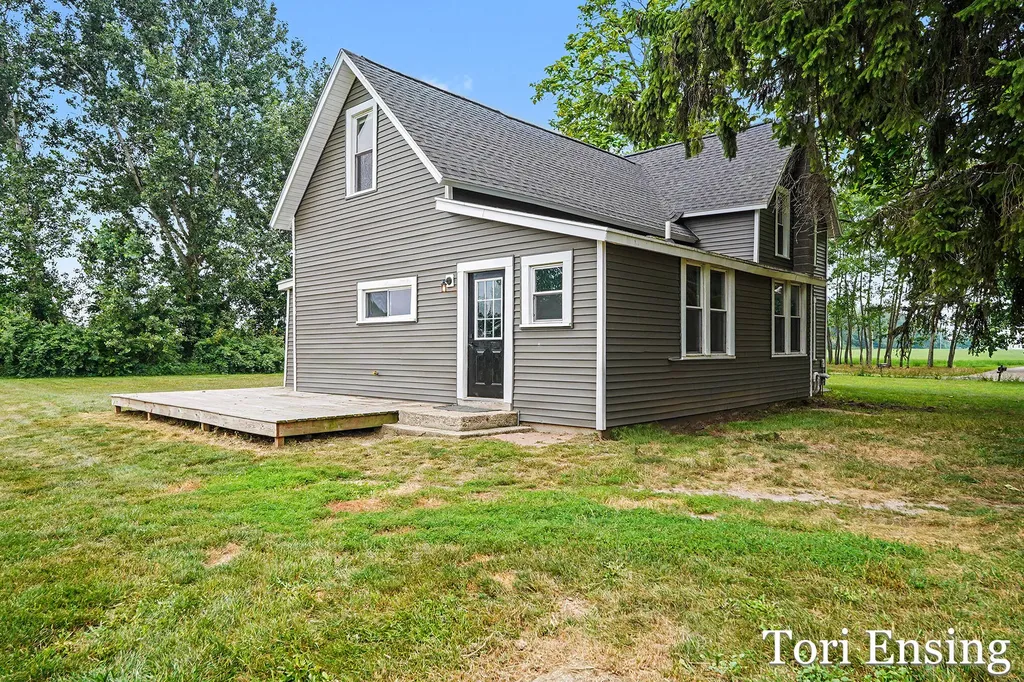 151 S Fitzner Road Montcalm Township MI 48838