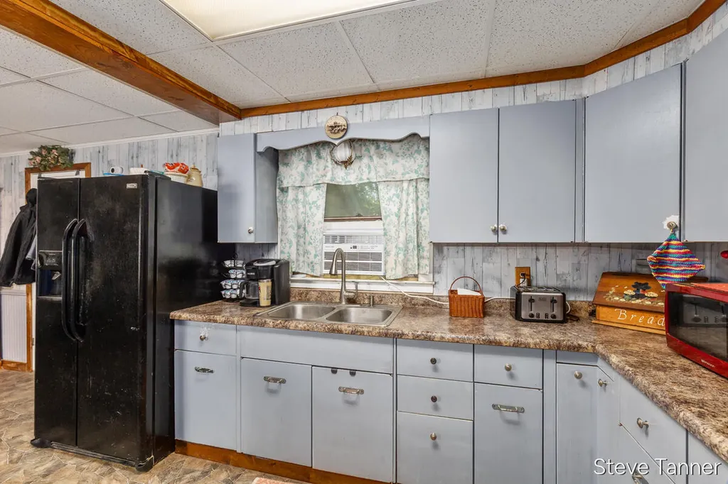117 W Pine Street Unknown City MI 48829