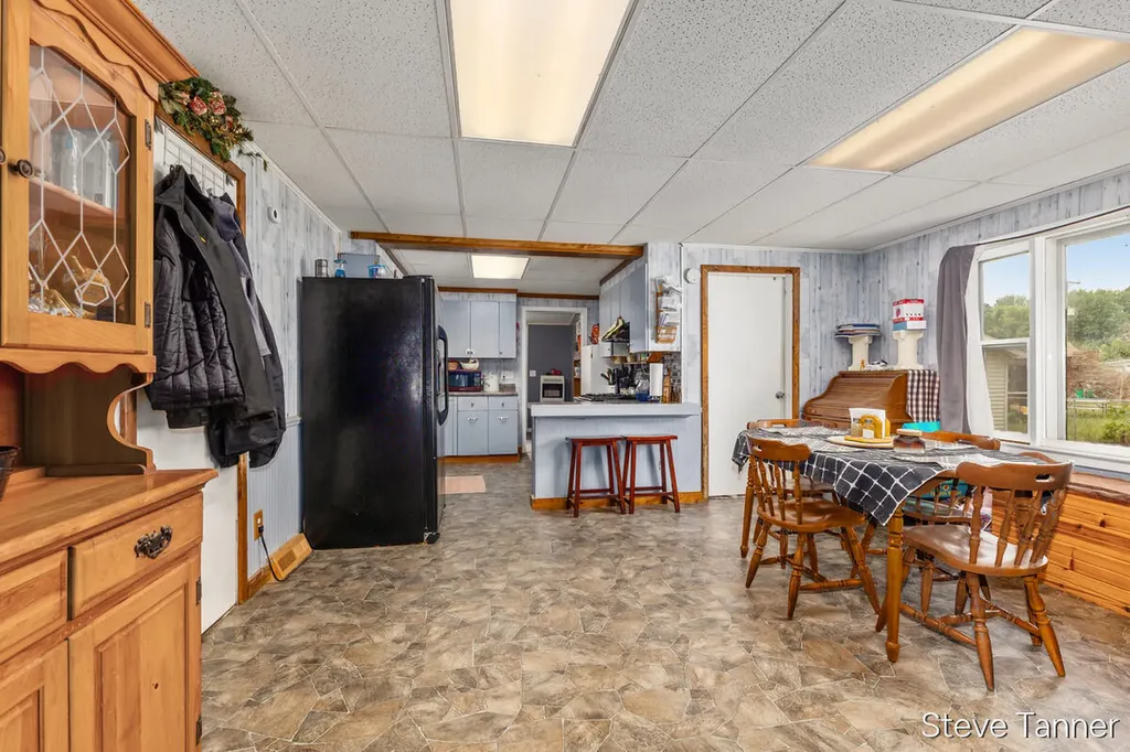 117 W Pine Street Unknown City MI 48829