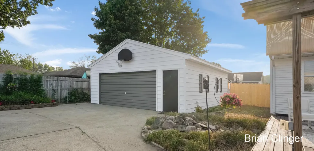 1061 Den Hertog Street SW Wyoming City MI 49509