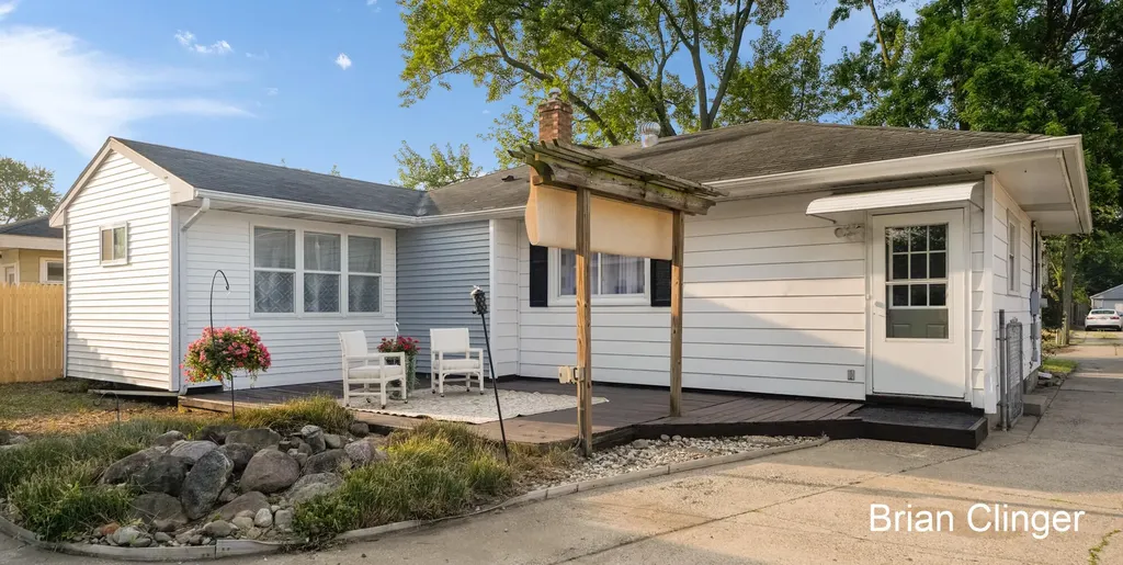 1061 Den Hertog Street SW Wyoming City MI 49509