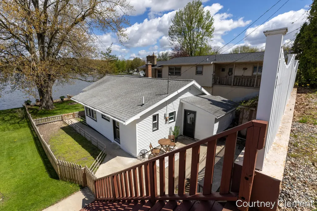 747 Kornoelje Drive NE Plainfield Charter Township MI 49321