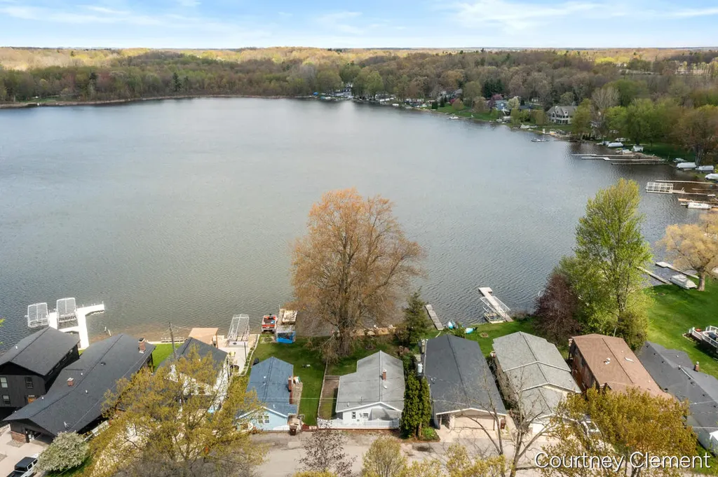 747 Kornoelje Drive NE Plainfield Charter Township MI 49321