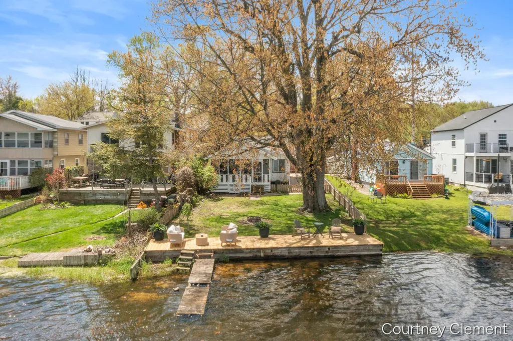 747 Kornoelje Drive NE Plainfield Charter Township MI 49321
