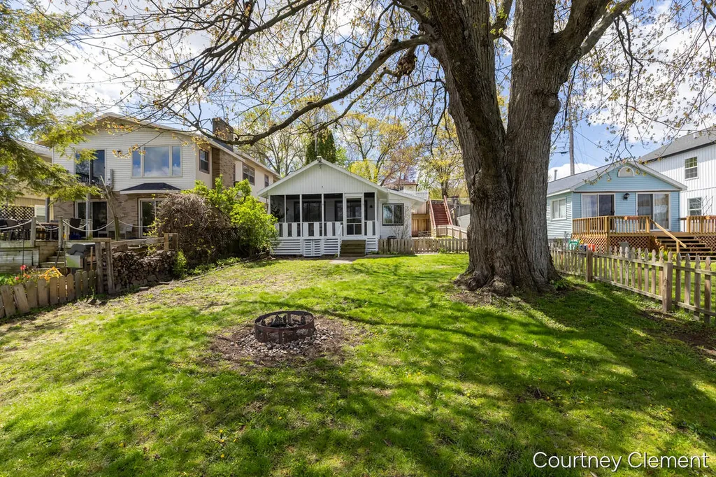 747 Kornoelje Drive NE Plainfield Charter Township MI 49321