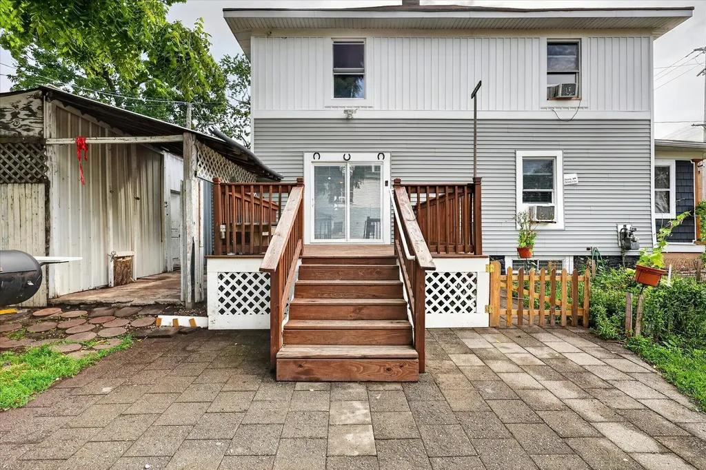 243 Delaware Street SE Grand Rapids City MI 49507
