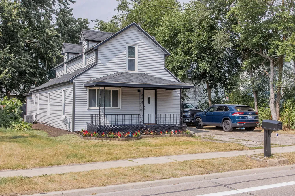 173 E State Street Montrose City MI 48457