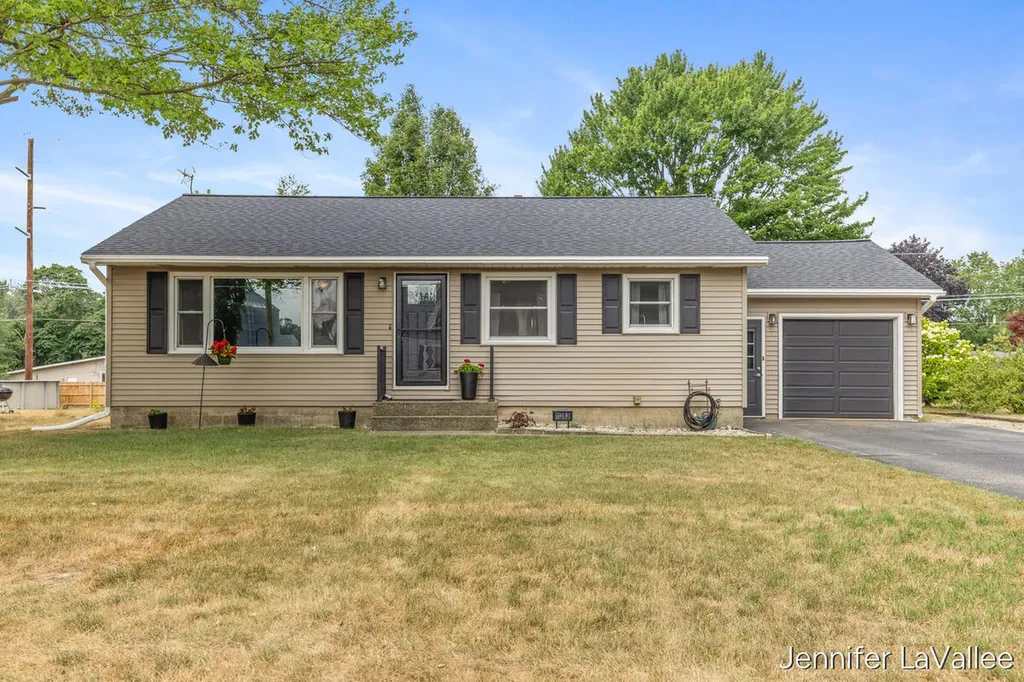 11283 Brown Avenue Allendale Charter Township MI 49401