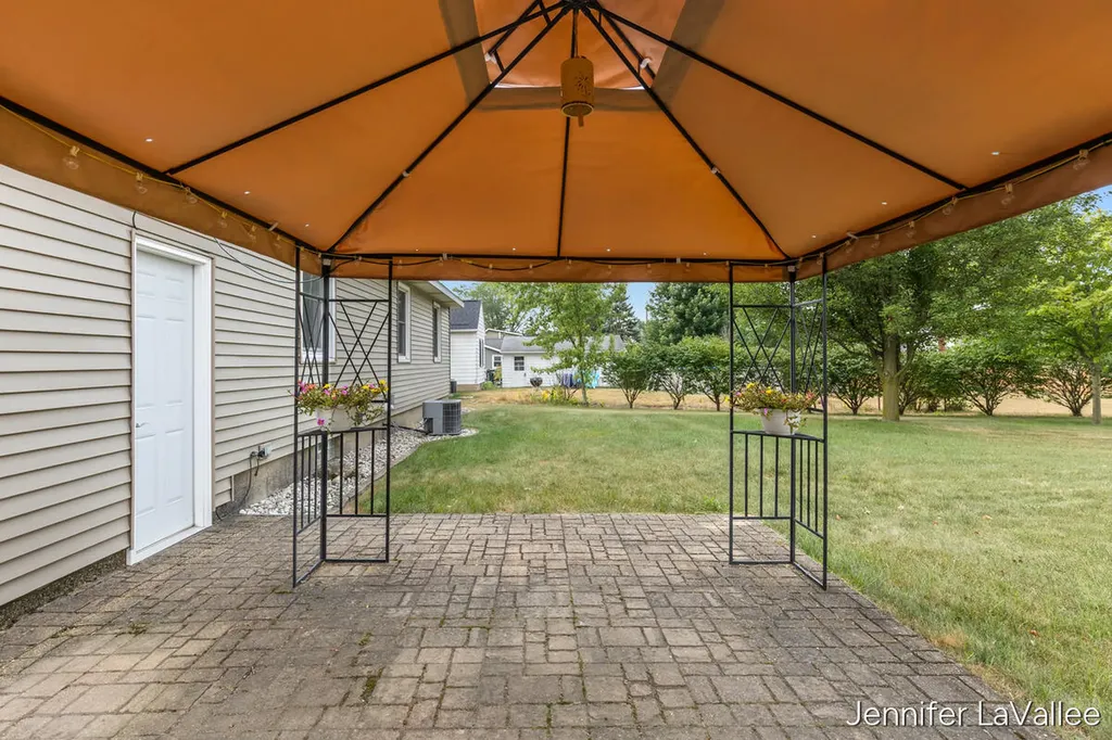 11283 Brown Avenue Allendale Charter Township MI 49401