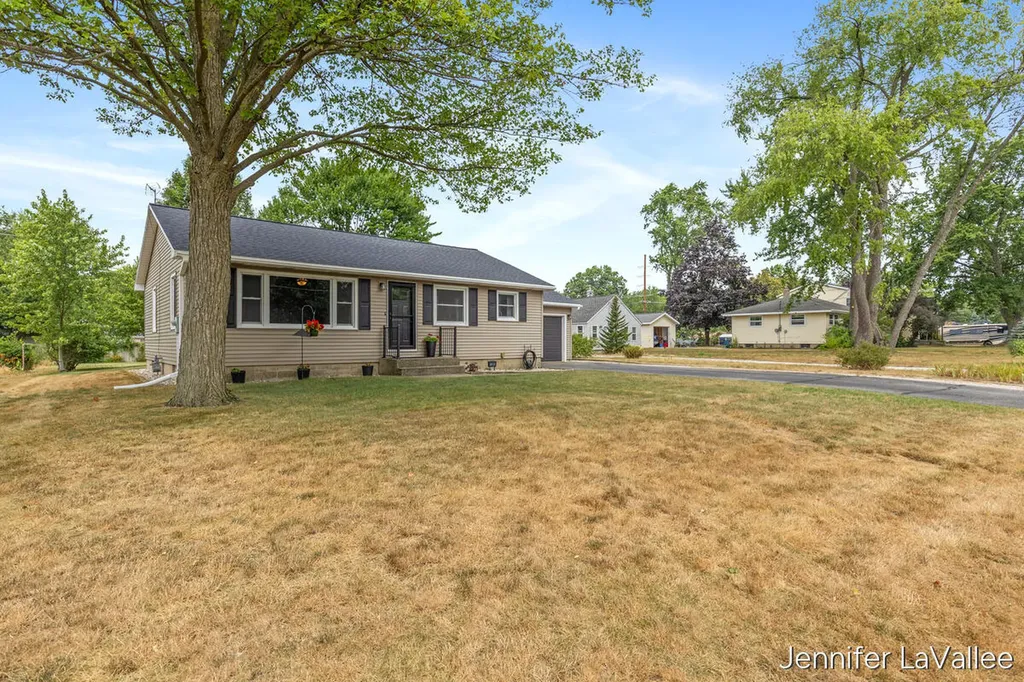 11283 Brown Avenue Allendale Charter Township MI 49401