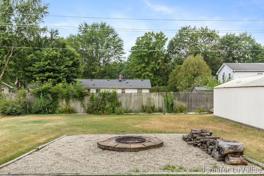 11283 Brown Avenue Allendale Charter Township MI 49401