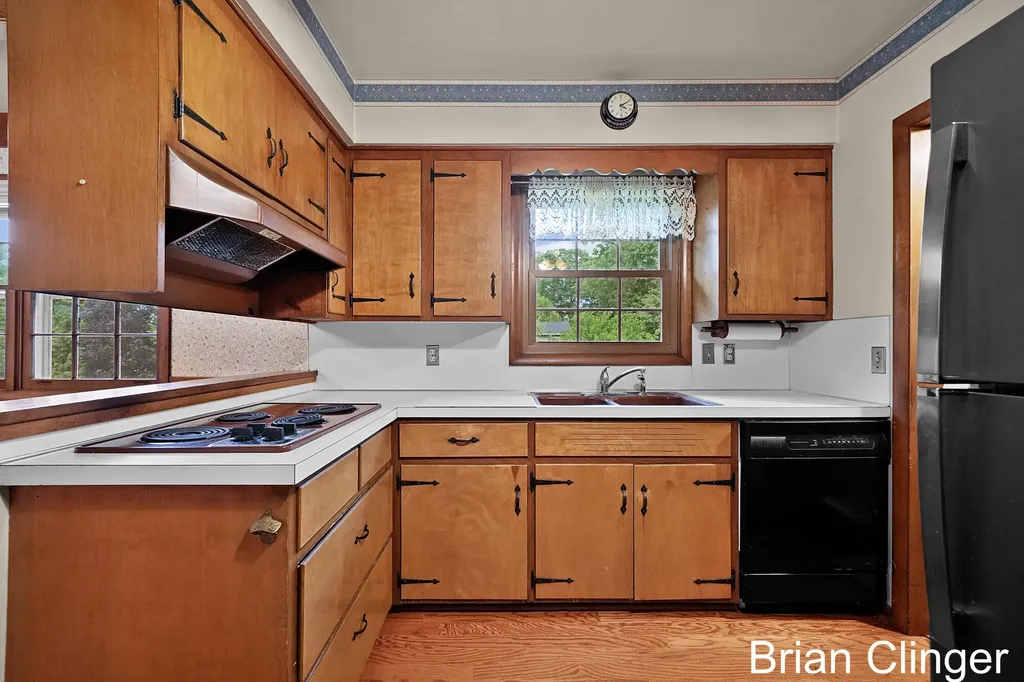 4707 SE Bonnie Avenue SE Kentwood City MI 49508