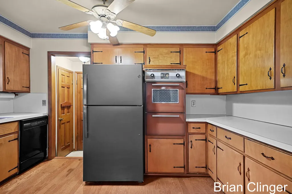 4707 SE Bonnie Avenue SE Kentwood City MI 49508