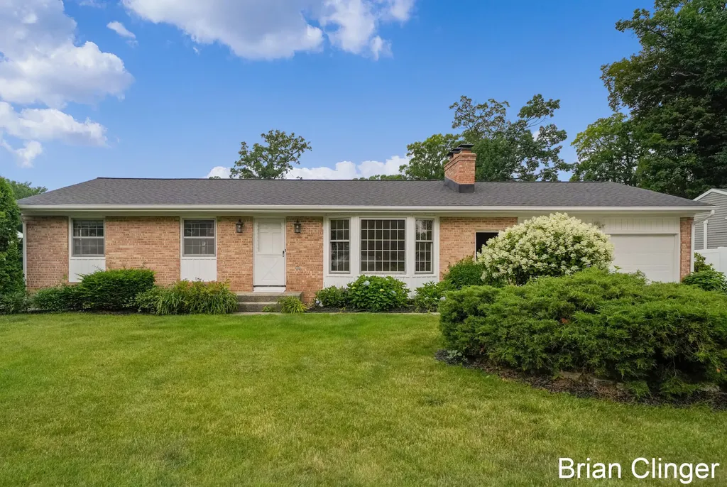 4707 SE Bonnie Avenue SE Kentwood City MI 49508