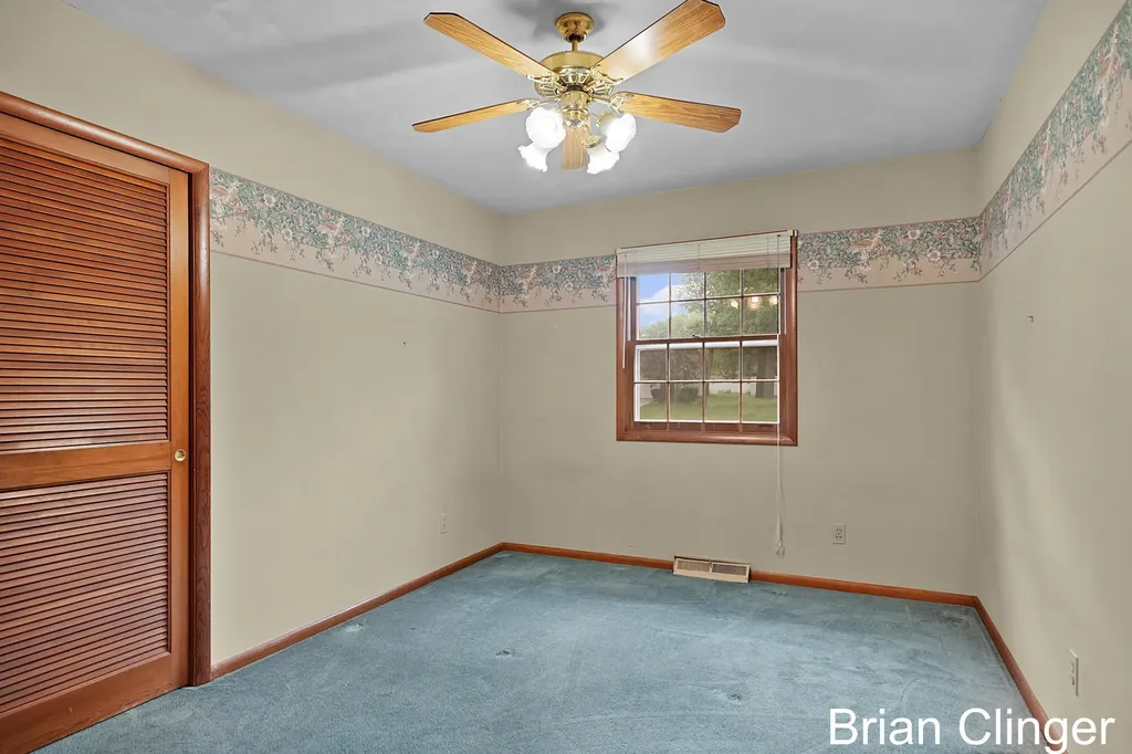 4707 SE Bonnie Avenue SE Kentwood City MI 49508