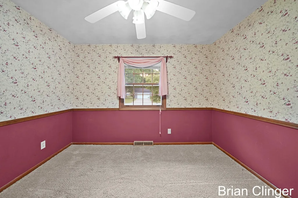 4707 SE Bonnie Avenue SE Kentwood City MI 49508