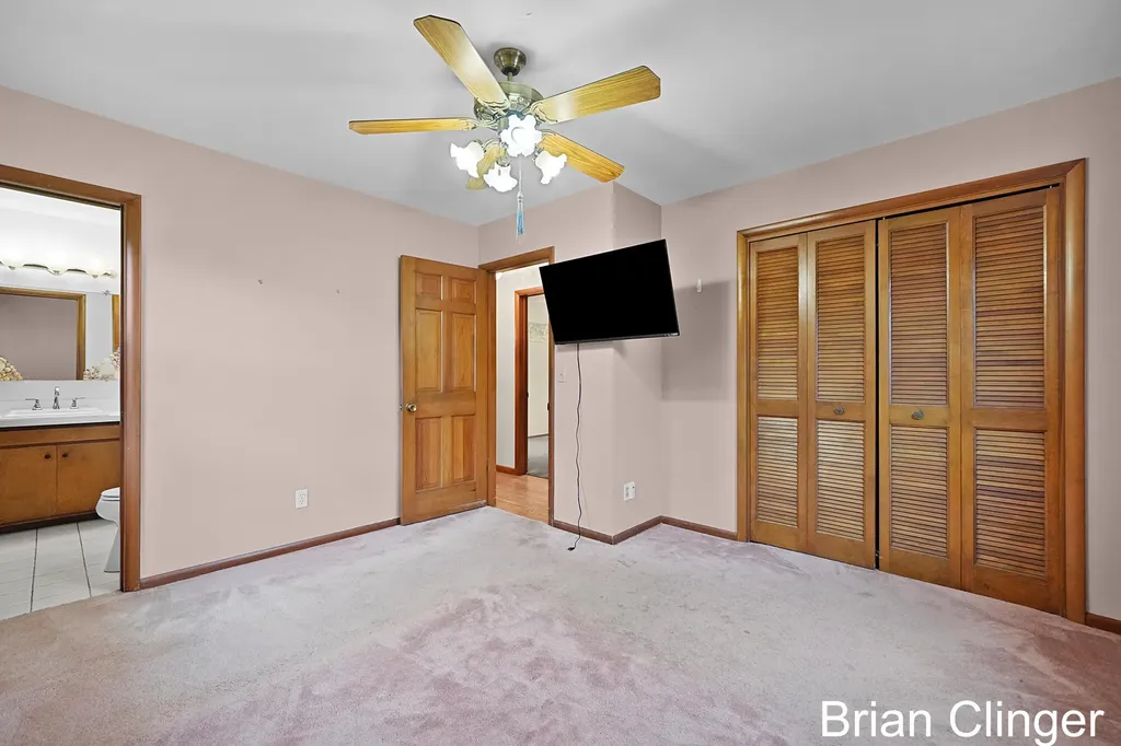4707 SE Bonnie Avenue SE Kentwood City MI 49508
