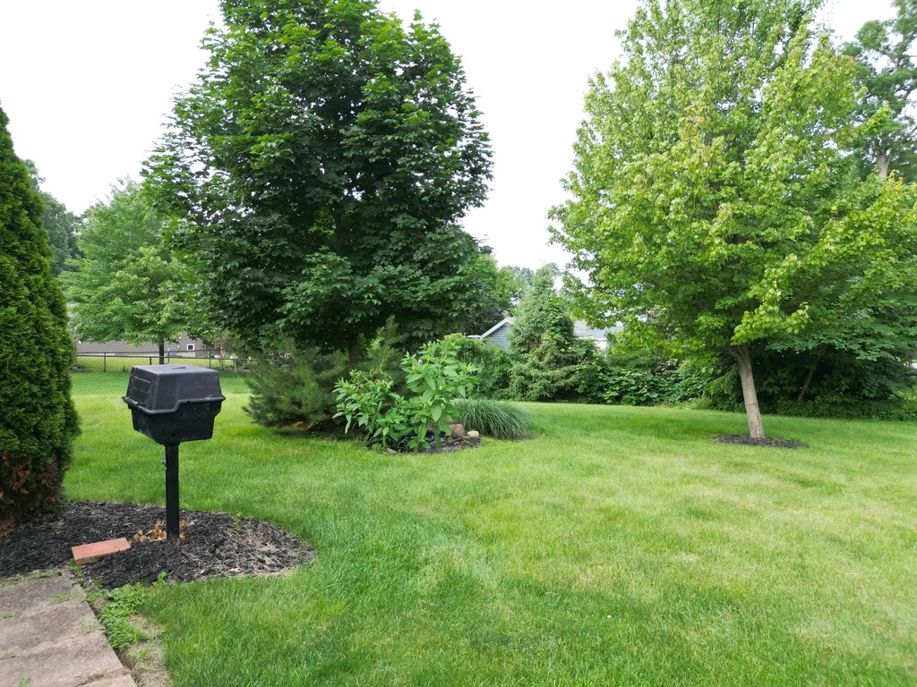 4707 SE Bonnie Avenue SE Kentwood City MI 49508