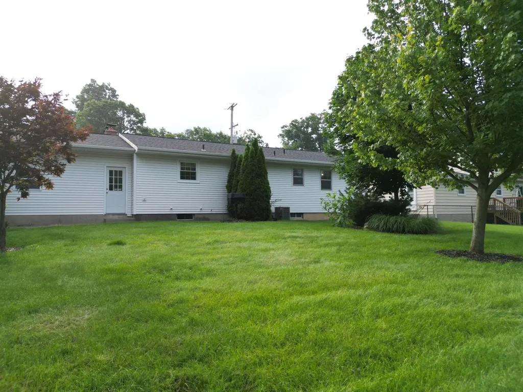 4707 SE Bonnie Avenue SE Kentwood City MI 49508