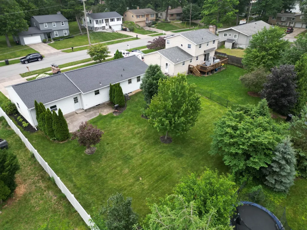 4707 SE Bonnie Avenue SE Kentwood City MI 49508