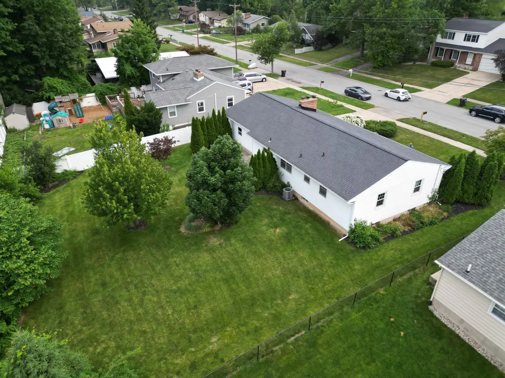 4707 SE Bonnie Avenue SE Kentwood City MI 49508