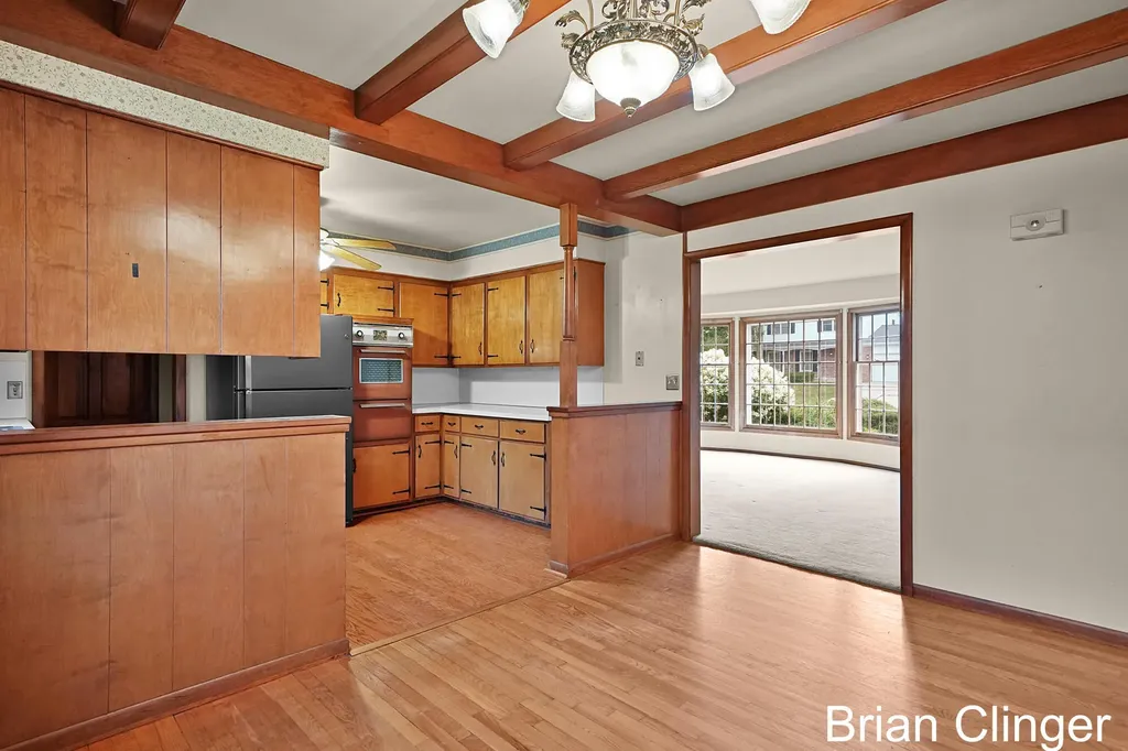 4707 SE Bonnie Avenue SE Kentwood City MI 49508