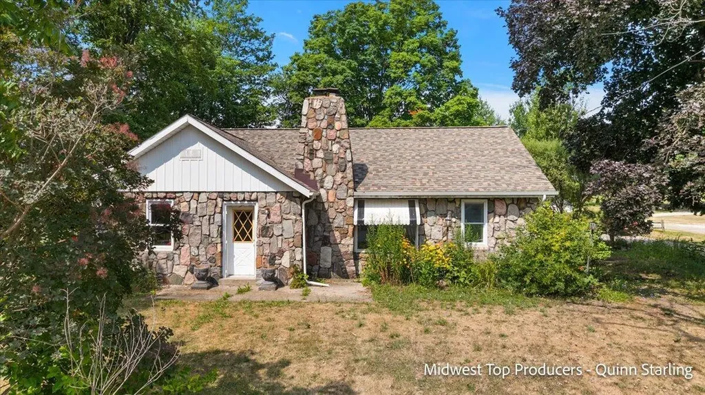 373 N Main Street Casnovia Village MI 49318