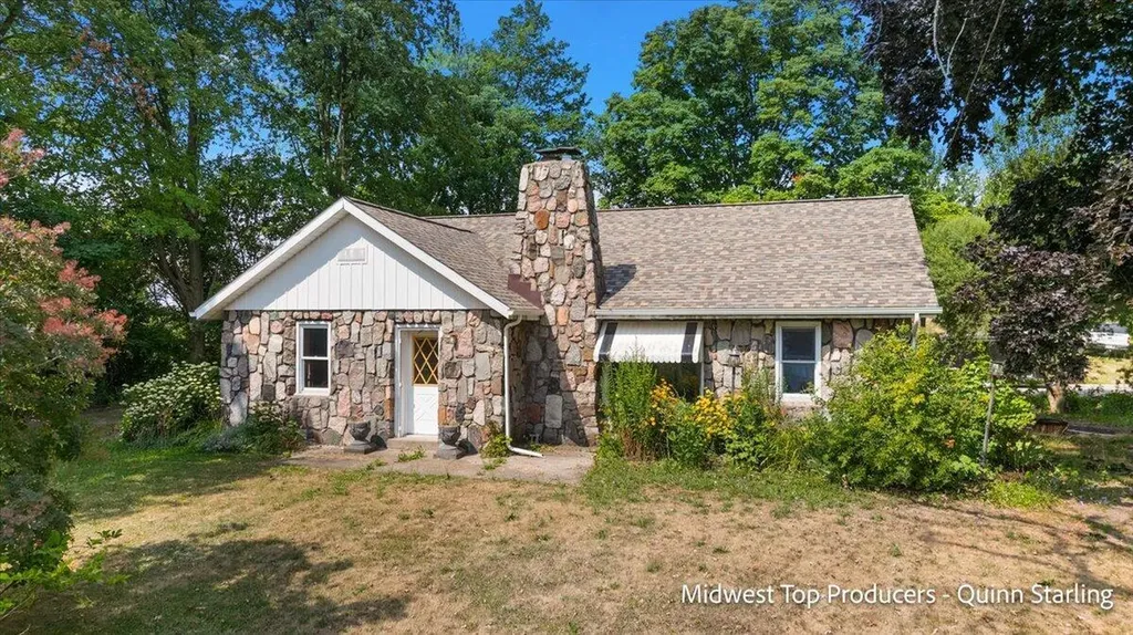 373 N Main Street Casnovia Village MI 49318