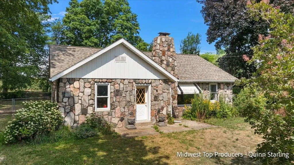 373 N Main Street Casnovia Village MI 49318