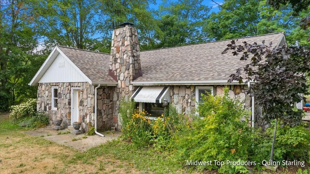 373 N Main Street Casnovia Village MI 49318