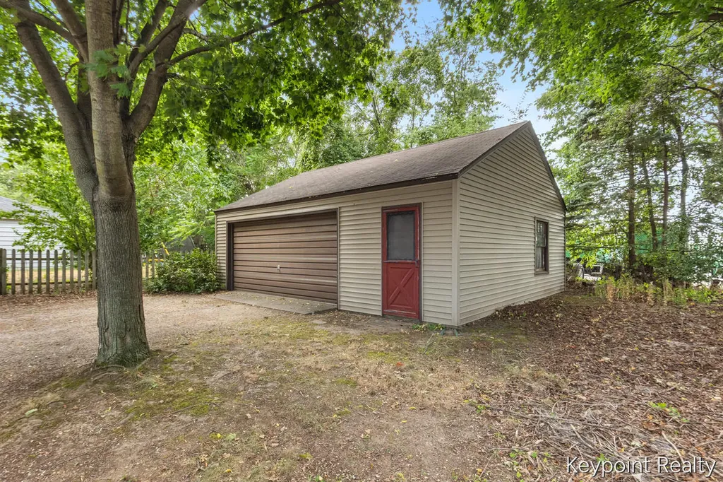 2027 Greenfield Avenue SW Wyoming City MI 49519