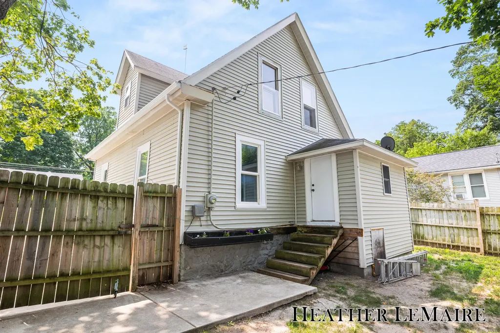 412 W Orange Street Greenville City MI 48838