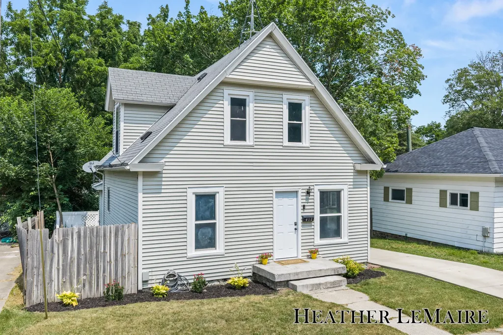 412 W Orange Street Greenville City MI 48838