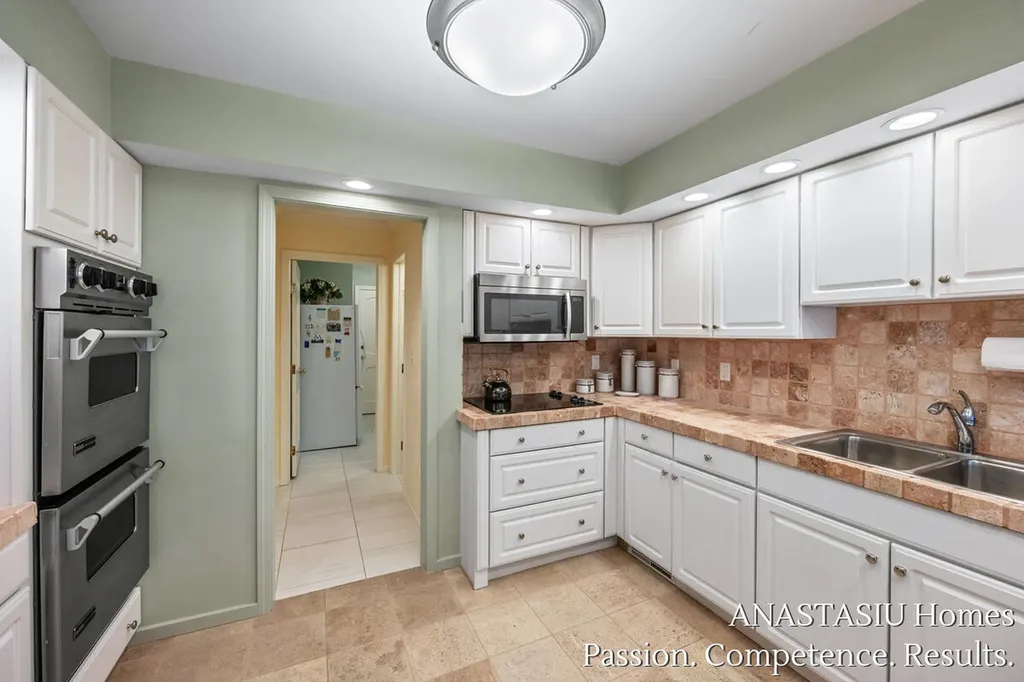 6081 N Gatehouse Drive SE Cascade Charter Township MI 49546