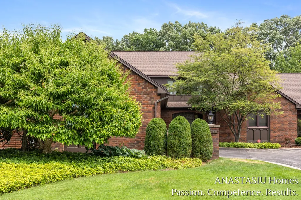 6081 N Gatehouse Drive SE Cascade Charter Township MI 49546