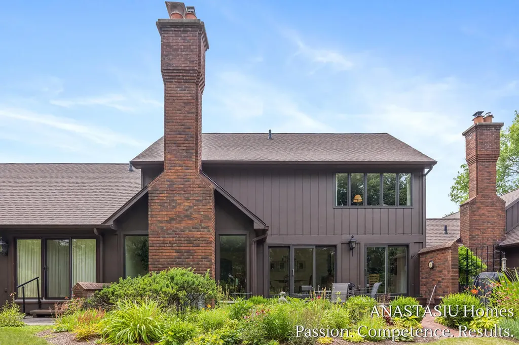 6081 N Gatehouse Drive SE Cascade Charter Township MI 49546