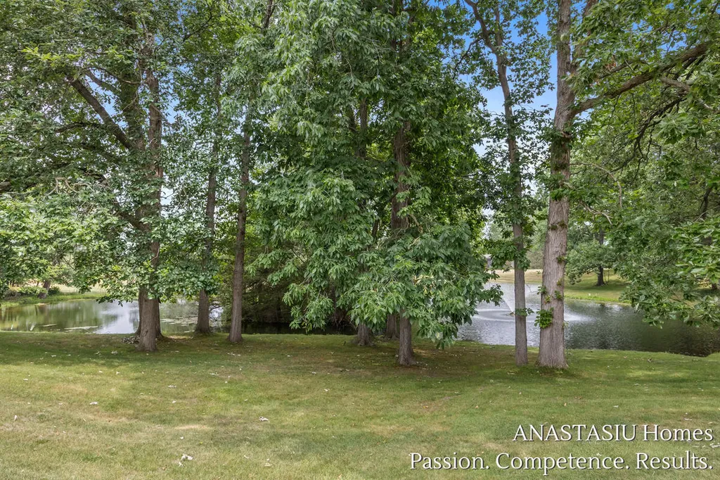 6081 N Gatehouse Drive SE Cascade Charter Township MI 49546