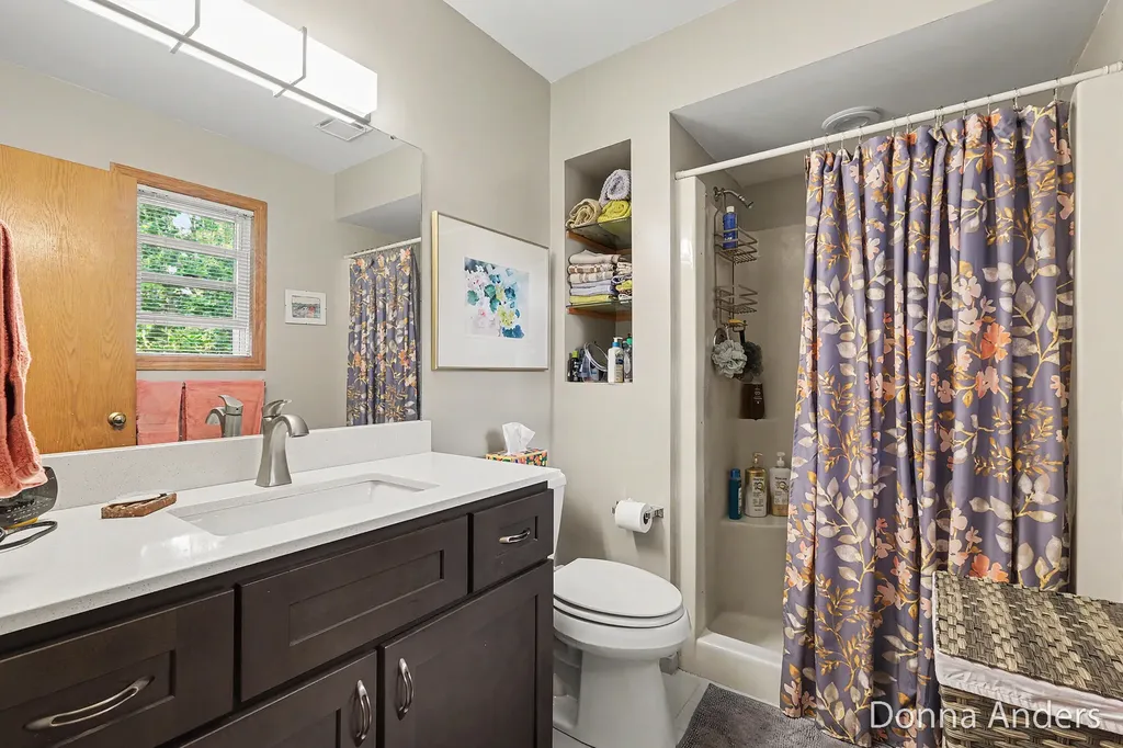 4872 Oakway Court NE Plainfield Charter Township MI 49525