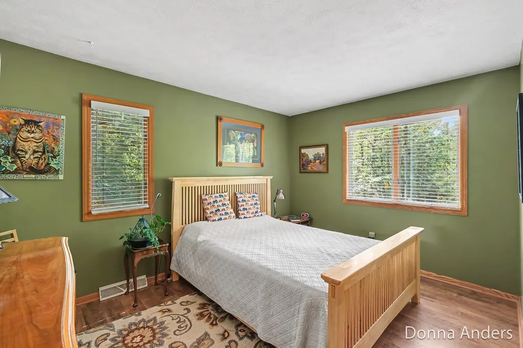 4872 Oakway Court NE Plainfield Charter Township MI 49525