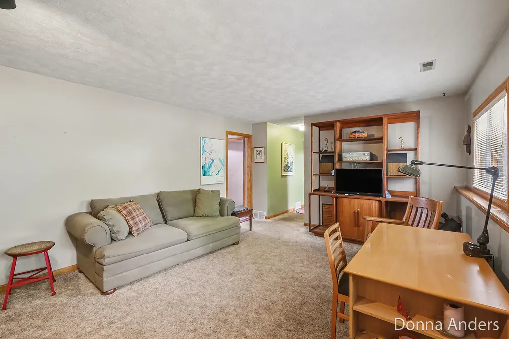 4872 Oakway Court NE Plainfield Charter Township MI 49525