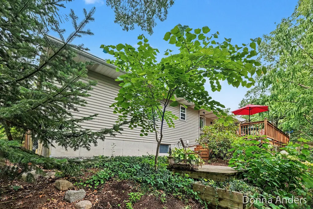4872 Oakway Court NE Plainfield Charter Township MI 49525