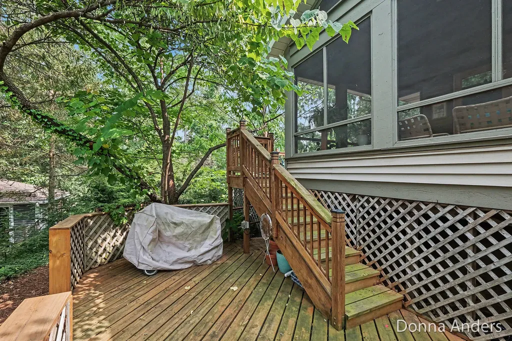 4872 Oakway Court NE Plainfield Charter Township MI 49525