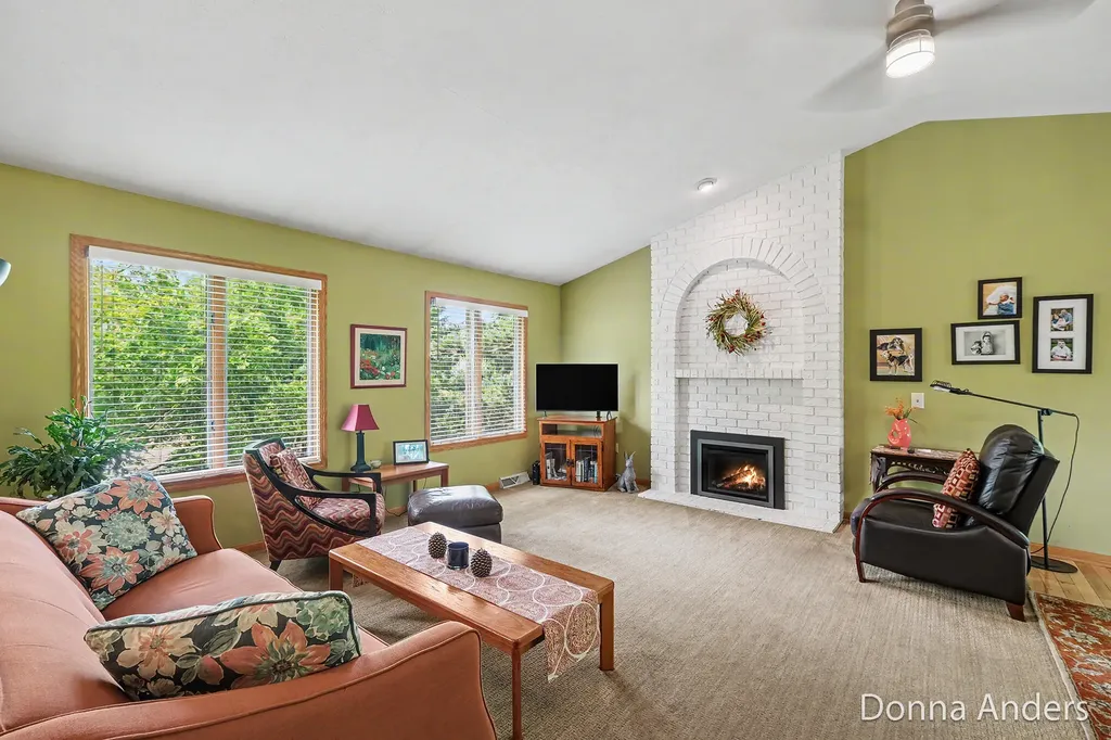 4872 Oakway Court NE Plainfield Charter Township MI 49525