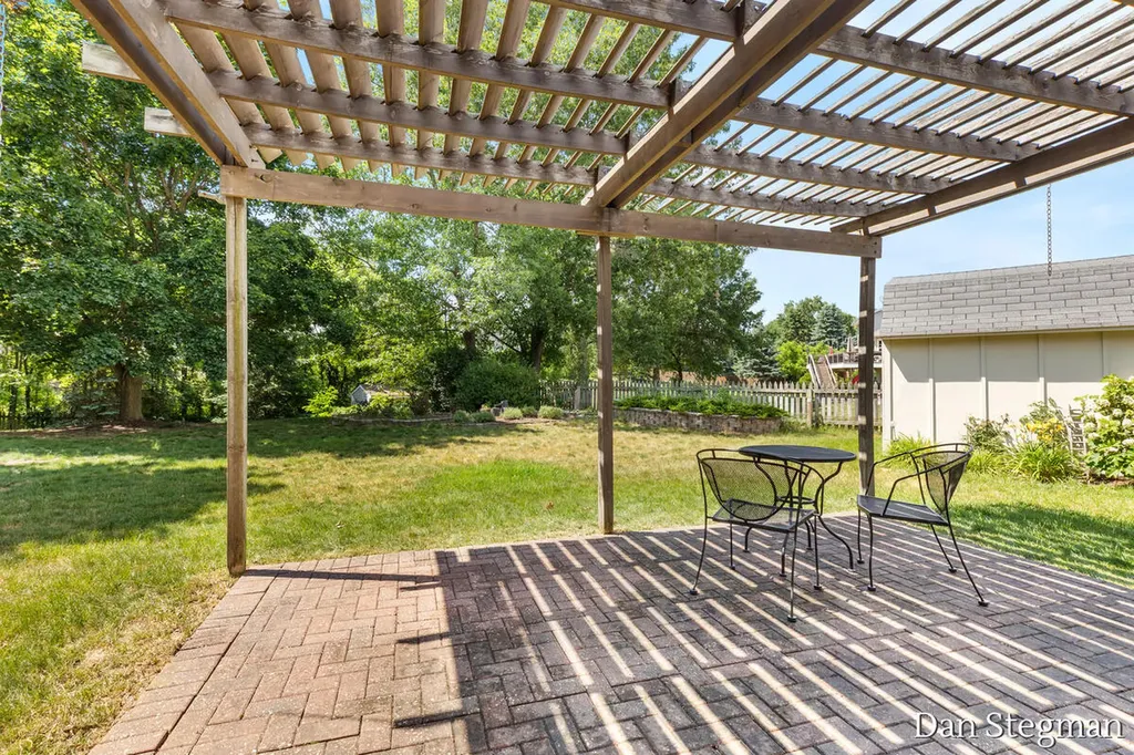 1421 Hollow Ridge Drive NE Rockford City MI 49341