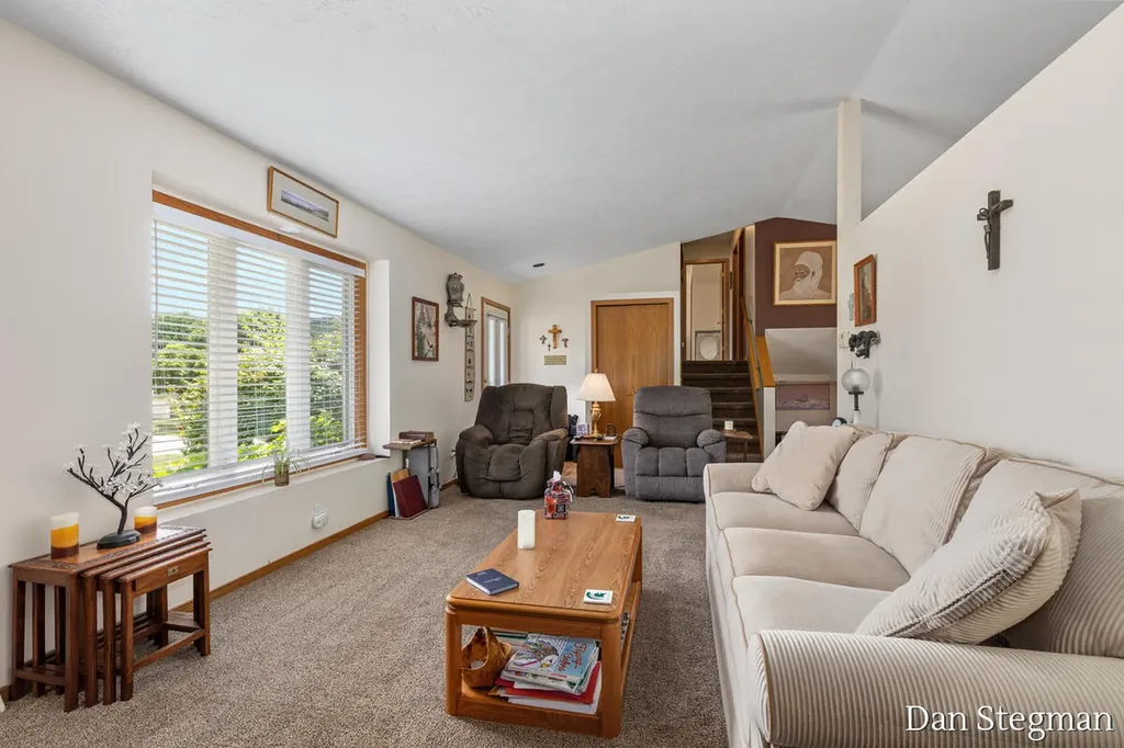 1421 Hollow Ridge Drive NE Rockford City MI 49341