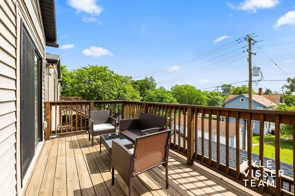 542 Fairview Avenue NE Grand Rapids City MI 49503