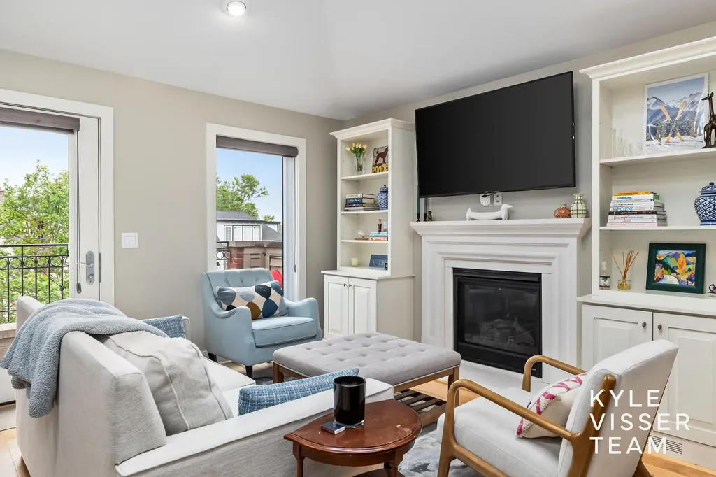 542 Fairview Avenue NE Grand Rapids City MI 49503