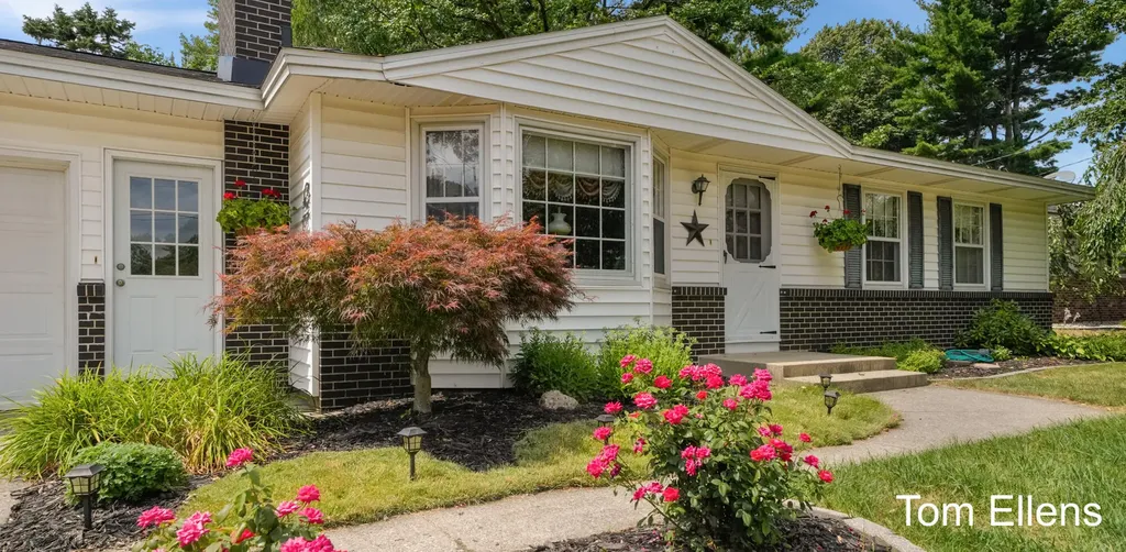 7105 Southwood Drive Georgetown Charter Township MI 49428