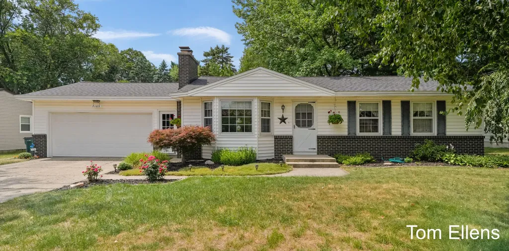 7105 Southwood Drive Georgetown Charter Township MI 49428