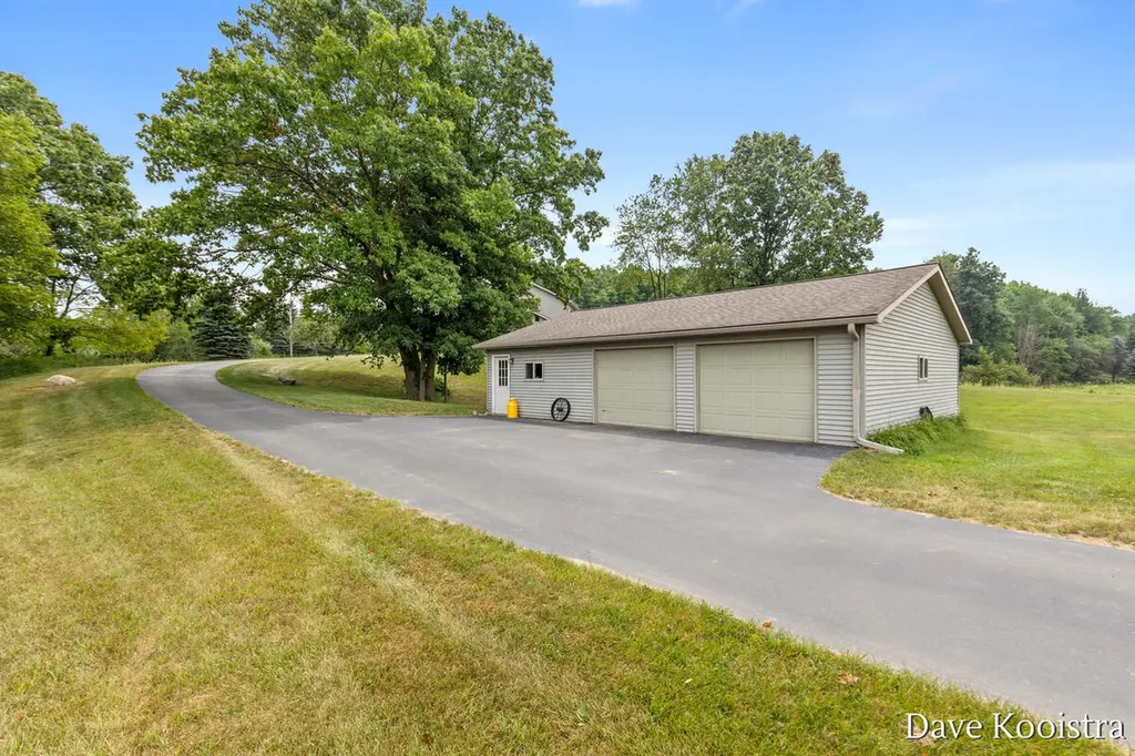 2285 Yeckley Road Rutland Charter Township MI 49058
